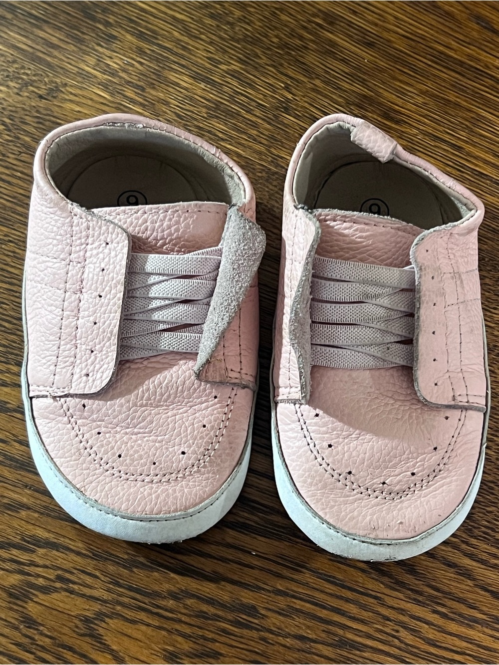 Little love bug size 6 Kids Pink Casual Leather Sneakers